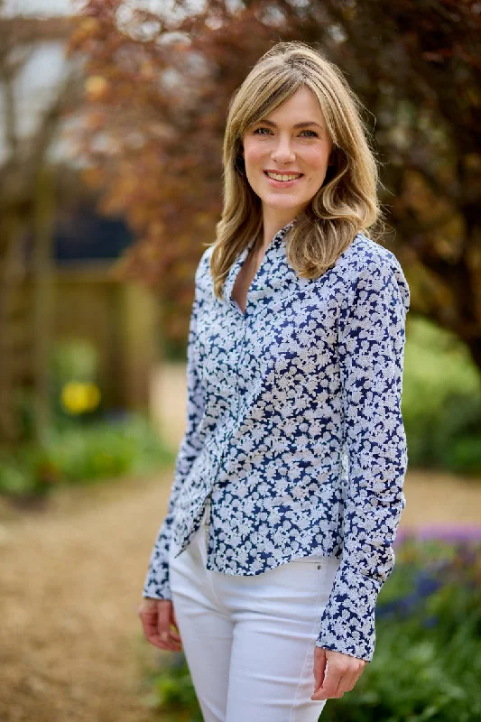 - Parrot climbing and standing wooden frameAnna Lascata Womens Flower voile shirt - Blue - Parrot climbing and standing wooden frameAnna Lascata Womens Flower voile shirt - Blue