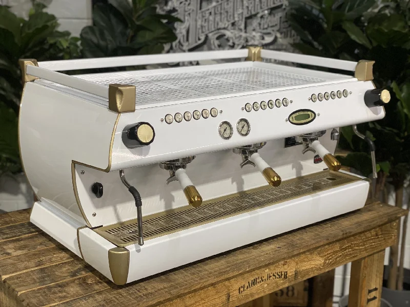 - Foldable and portable cat bagLa Marzocco GB5 Group White & Gold W. Pesado Group Handles - Foldable and portable cat bagLa Marzocco GB5 Group White & Gold W. Pesado Group Handles