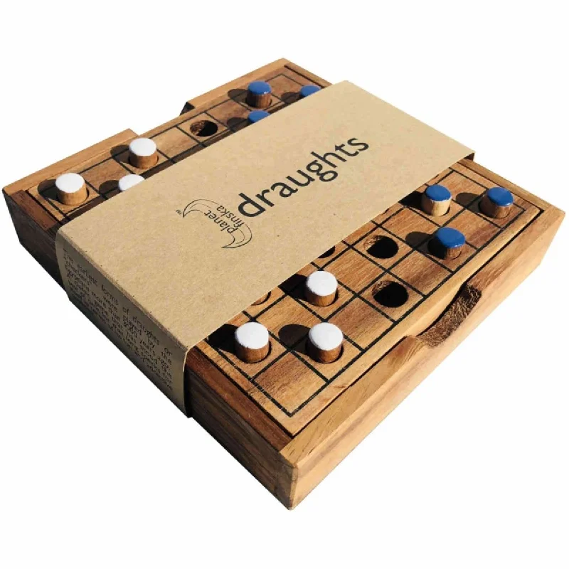 - Foldable and portable cat bagPlanet Finska Travel Draughts