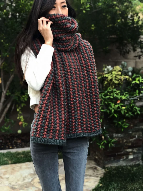  -Anti-scratch scratching board AND cat bed in oneKnit Kit - Willow Blanket Scarf