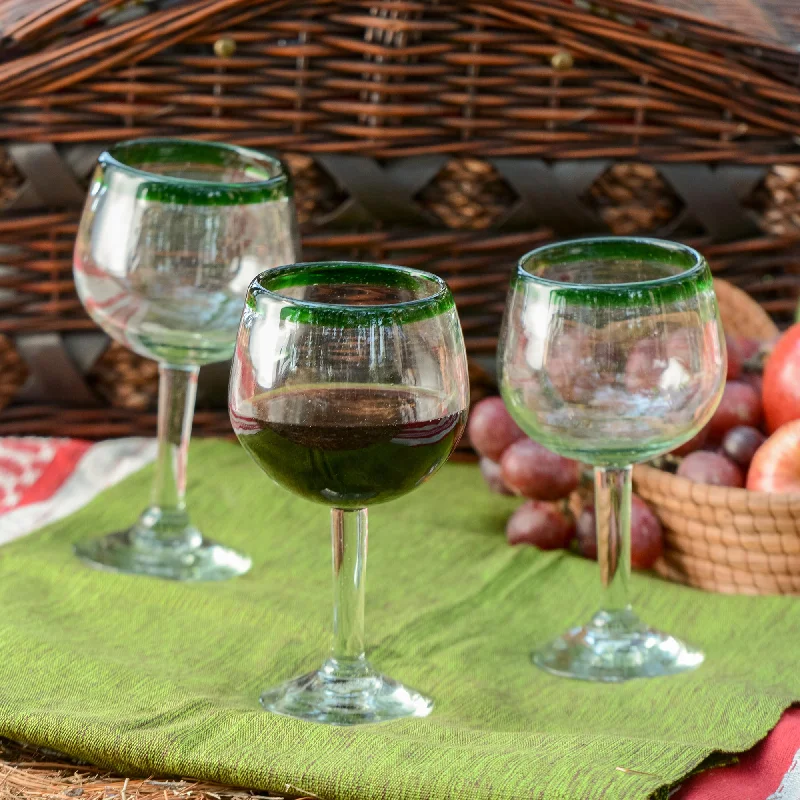 ---Lime Globe Hand Blown Green Rim Wine Glasses Set of 4 Mexico